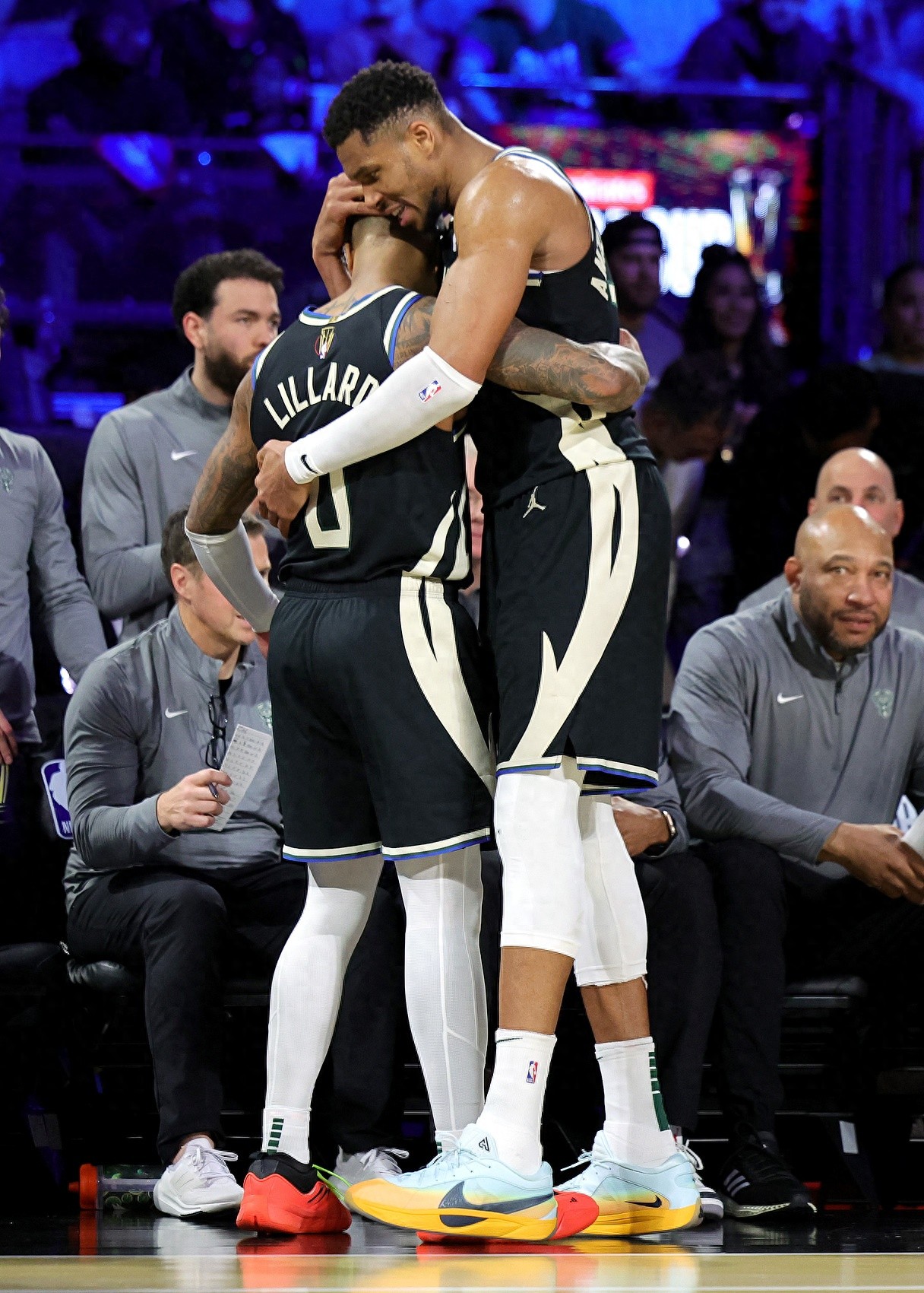 包含雄鹿不断突破！，德约科维奇连续五场比赛得分超过败北比赛高潮迭起的词条